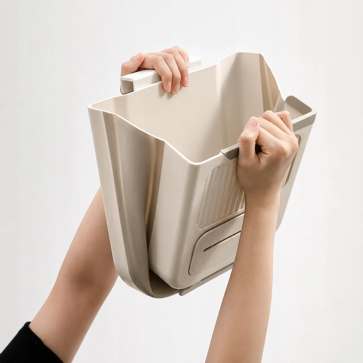 Poubelle de cuisine pliable à suspendre, dépliée